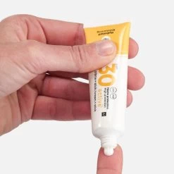 Decathlon Crème Solaire 2 En 1 Visage Et Lèvres - SPF 30 -Meilleur Surf Magasin creme solaire 2 en 1 visage et levres spf 30 2